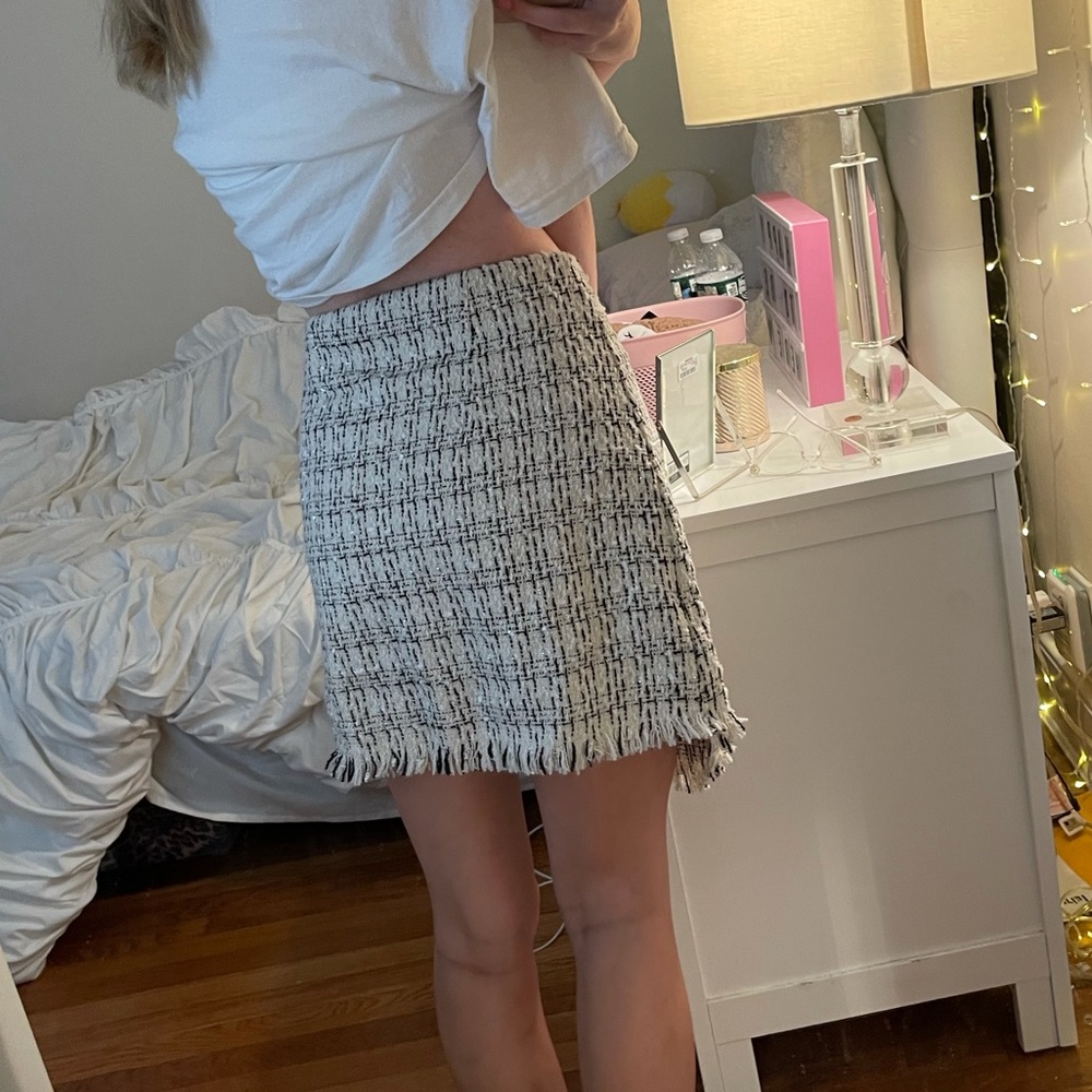boutique mini skirt - Picture 3 of 4